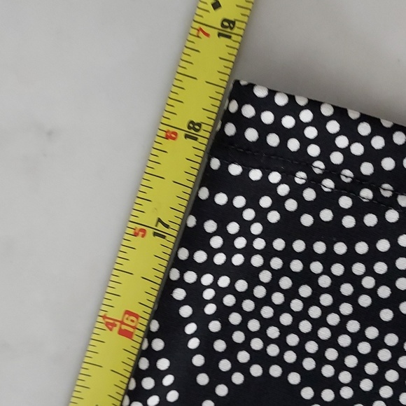 DRESS BARN Women's Top Black & White Design With Front Sash & Silver Ring XL - Picture 9 of 10